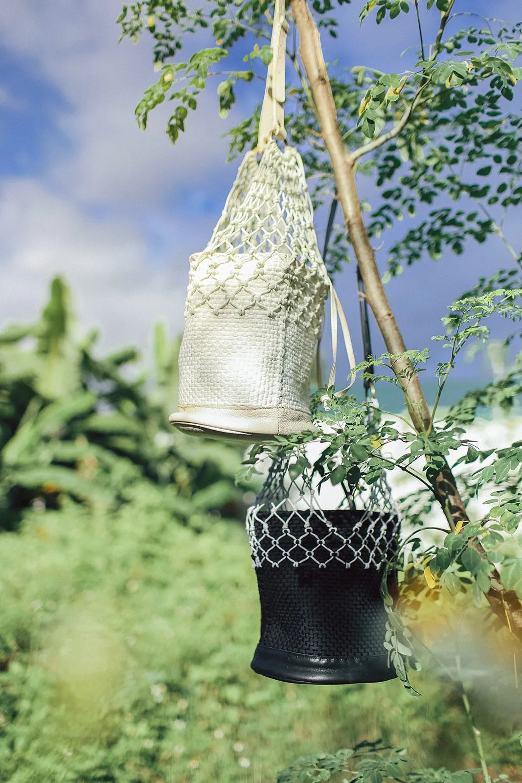 Banuyo Sling Black