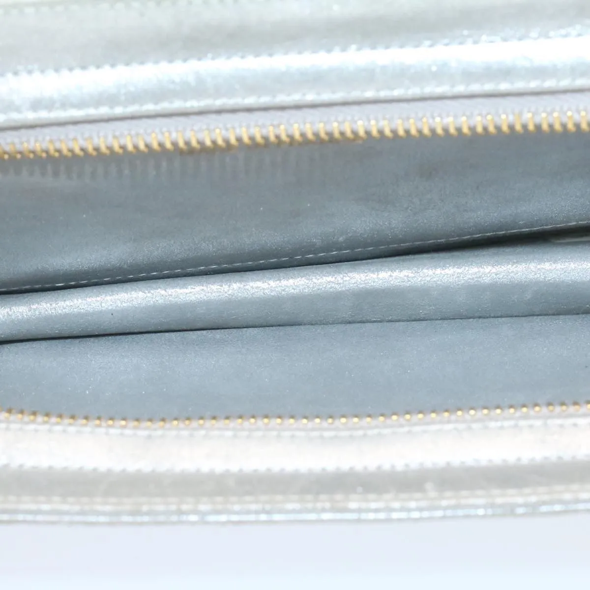 CHANEL Clutch Bag Leather Silver CC Auth 26857A