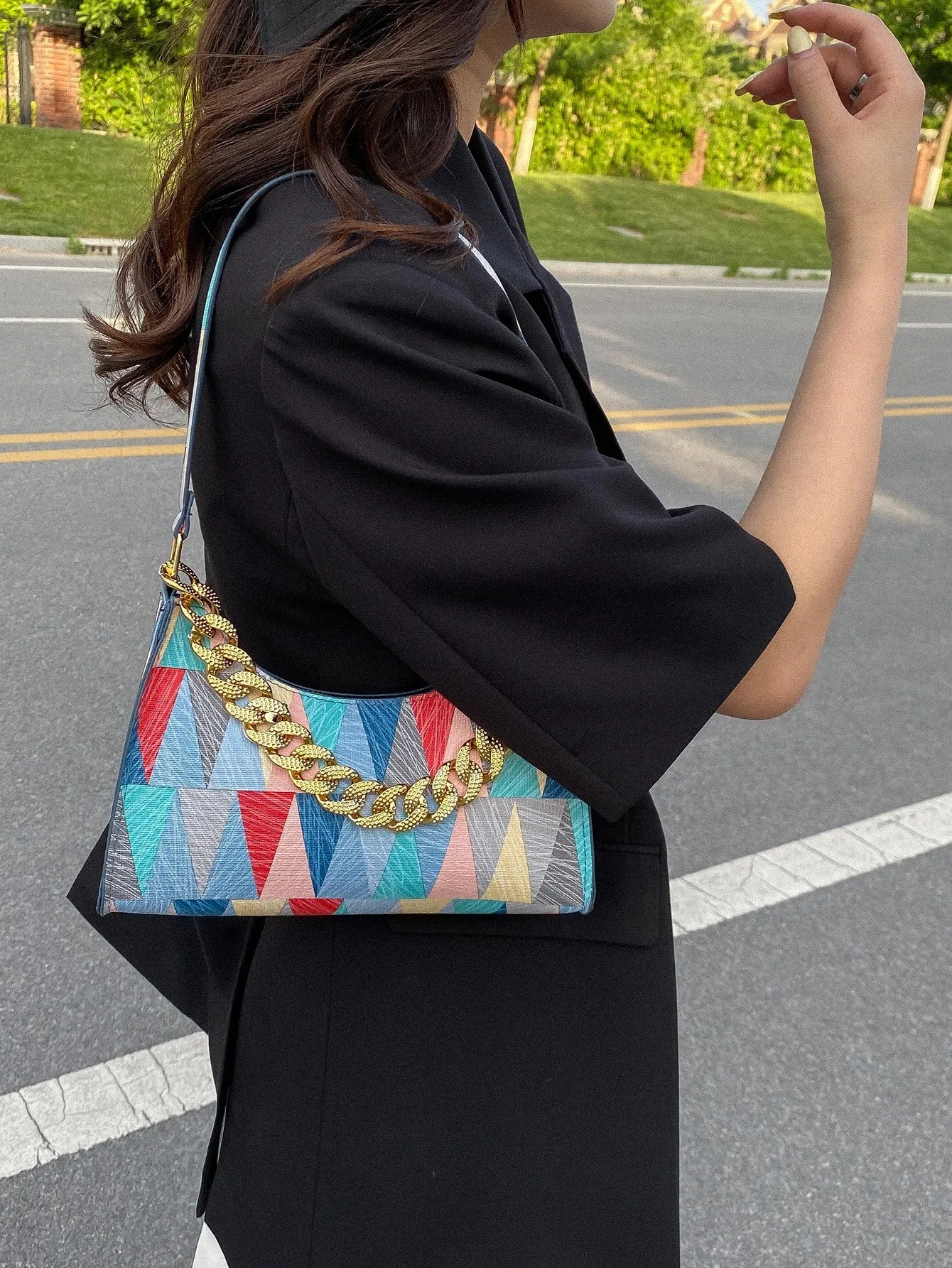 Geometric Pattern Chain Decor Baguette Bag
