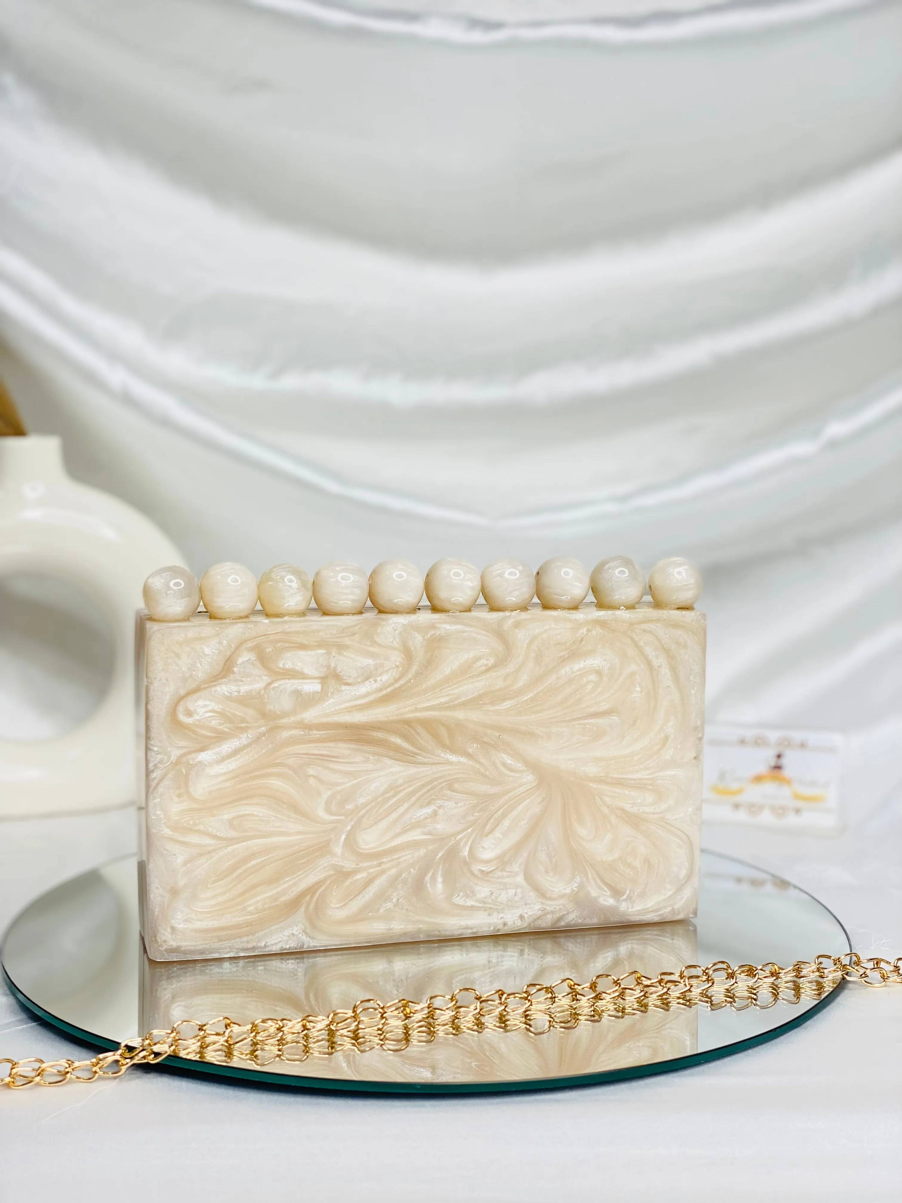 Iris Clutch