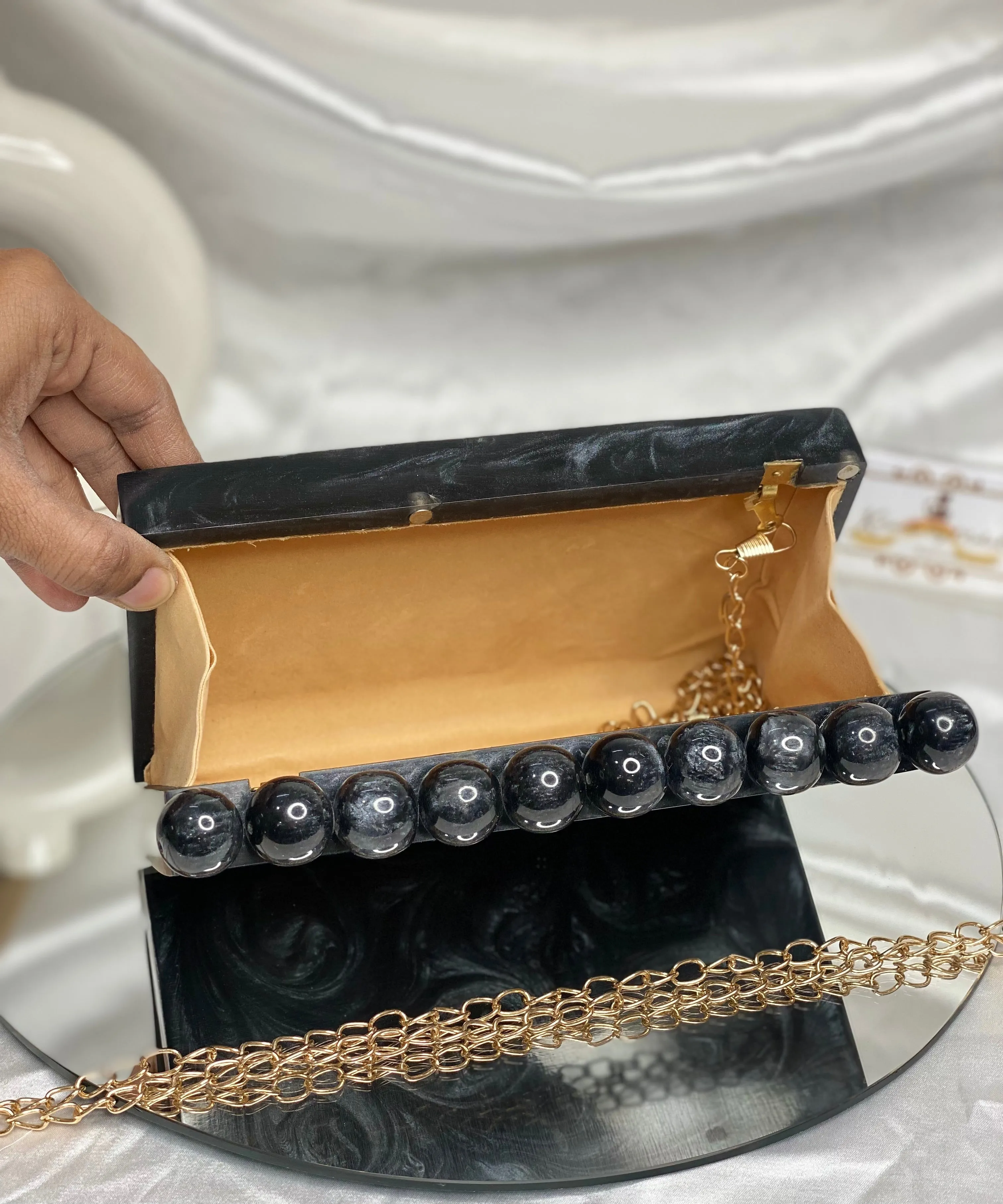 Iris Clutch