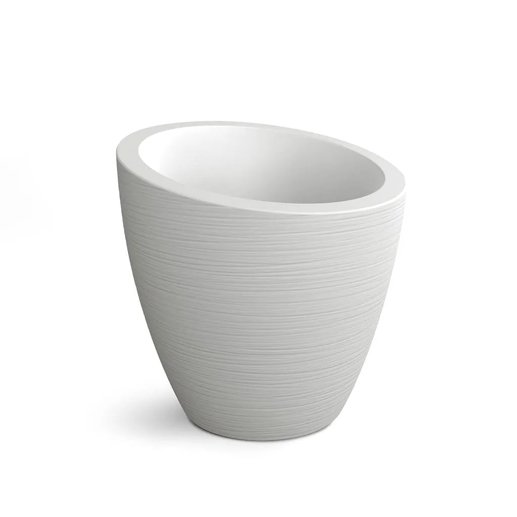 Mayne Modesto Round Planter