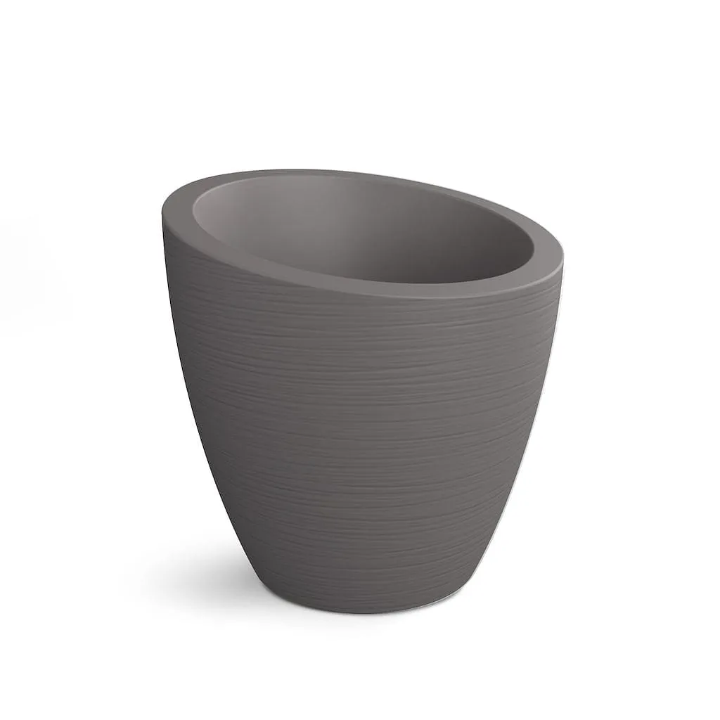 Mayne Modesto Round Planter