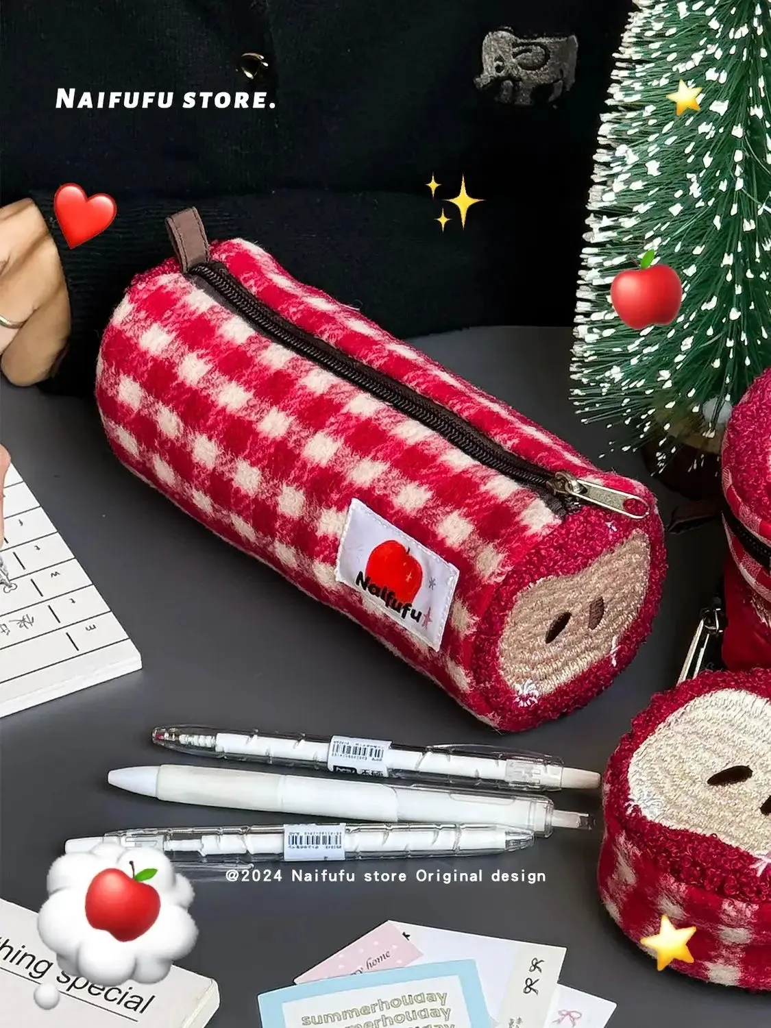 MAYTRENDS  -  Korea Japan apple shape pencil bag, simple and large-capacity student stationery storage  cosmetics storage bag  girl gift