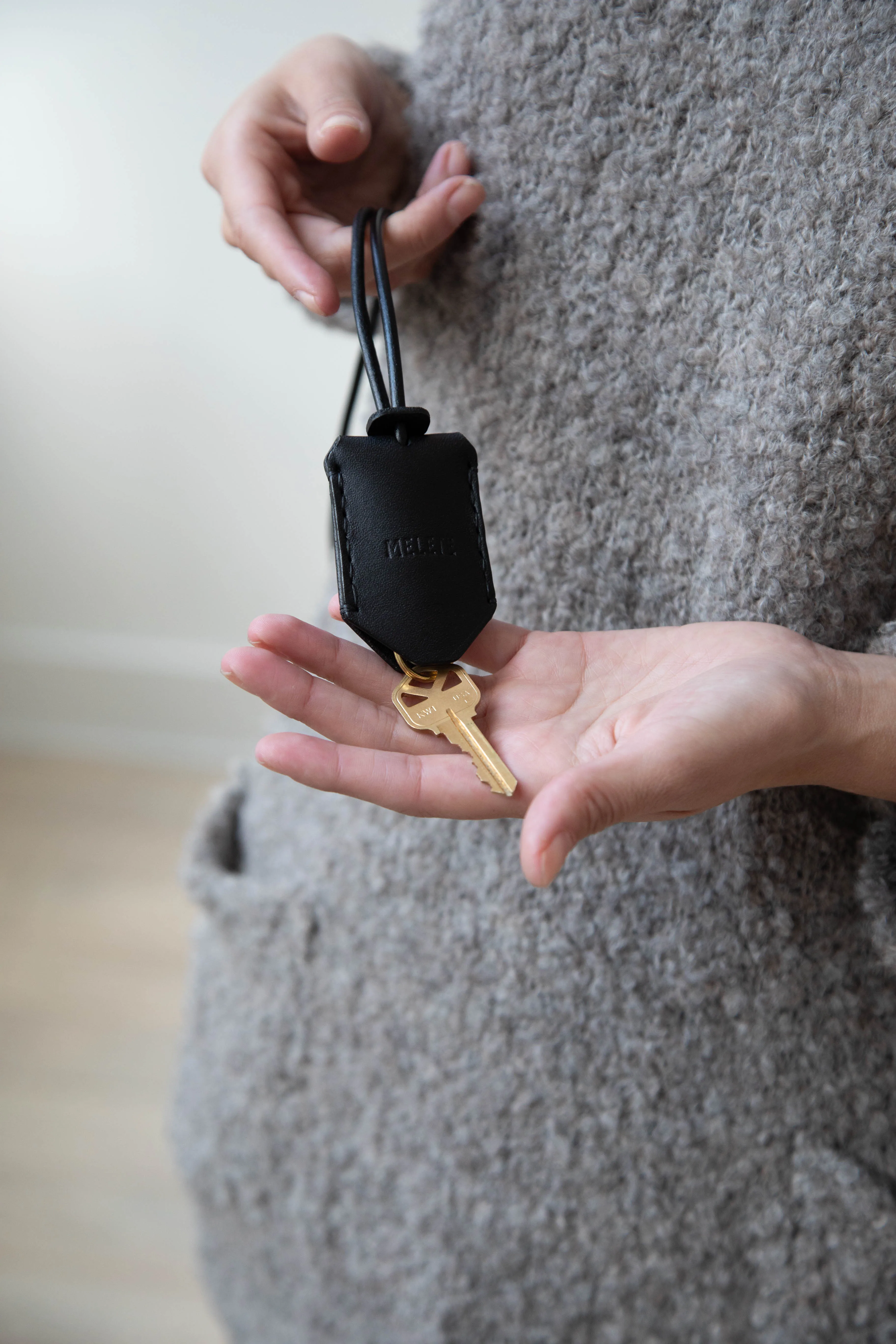 Melete | Key Clochette in Black
