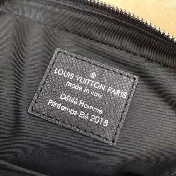 Men&#8217;s Outdoor Messenger Shoulder Bag M33435 Black 2018