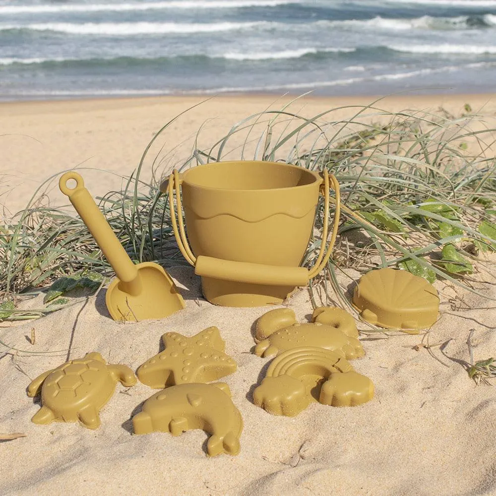 Playground by Living Textiles | Silicone 8pc Bucket & Spade Set