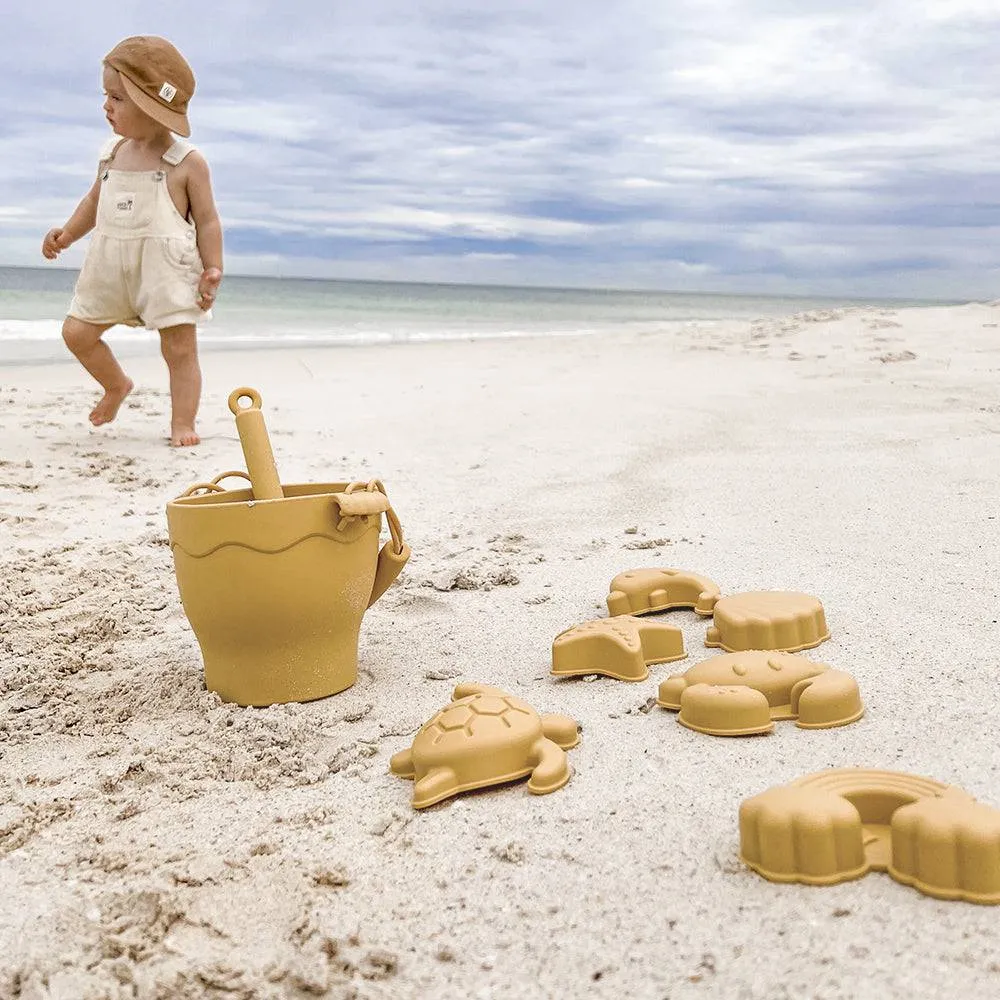 Playground by Living Textiles | Silicone 8pc Bucket & Spade Set