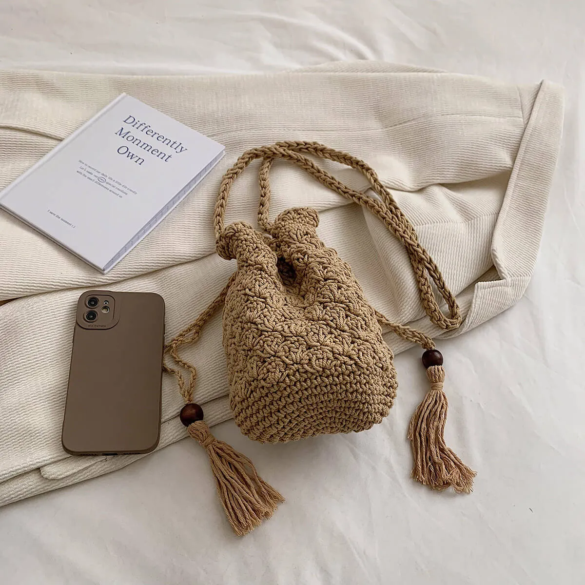Straw Sling Cross Body Drawstring Bucket Bag-Showtown